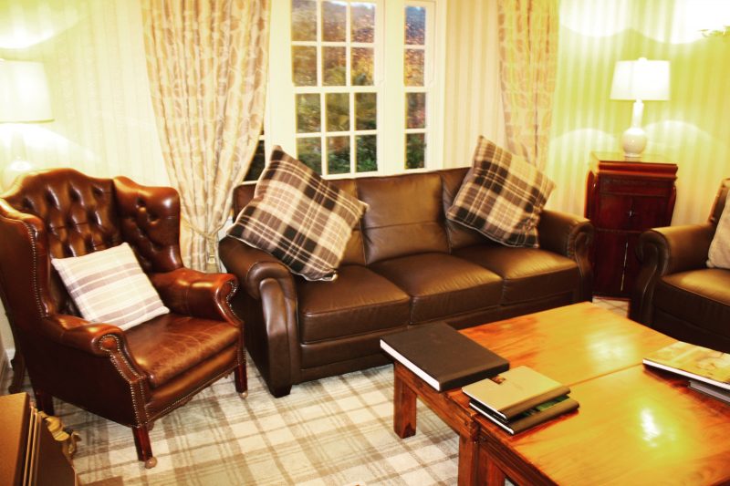 Create An Antique & Vintage Vibe For Your Home