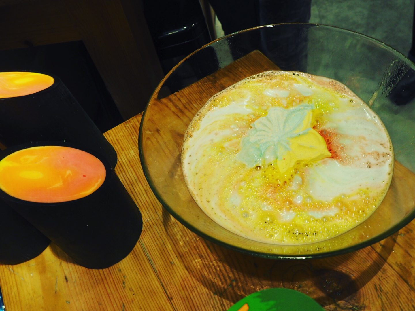 autumn-leaf-bathbomb-lush
