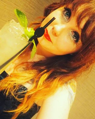 cocktail-selfie-louise