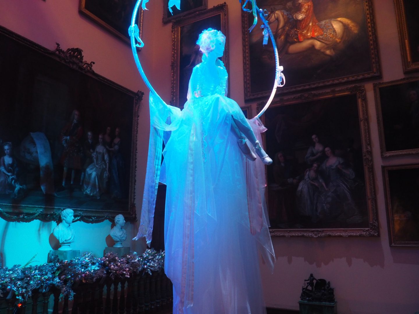 Chatsworth-House-Woman