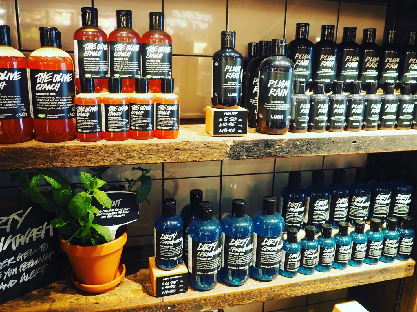 Lush-York-Display