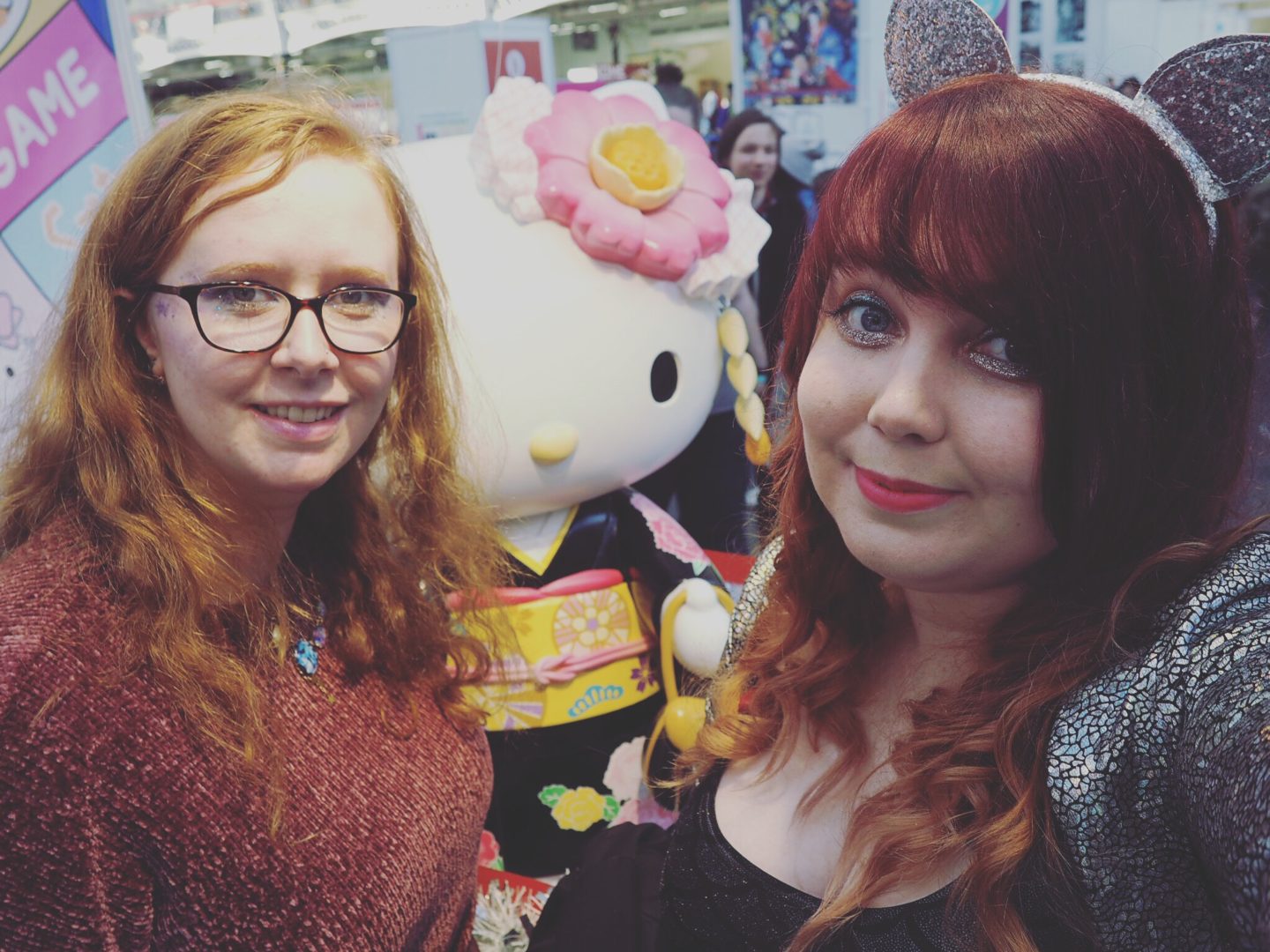 Hyper-Japan-Hello-Kitty-Selfie