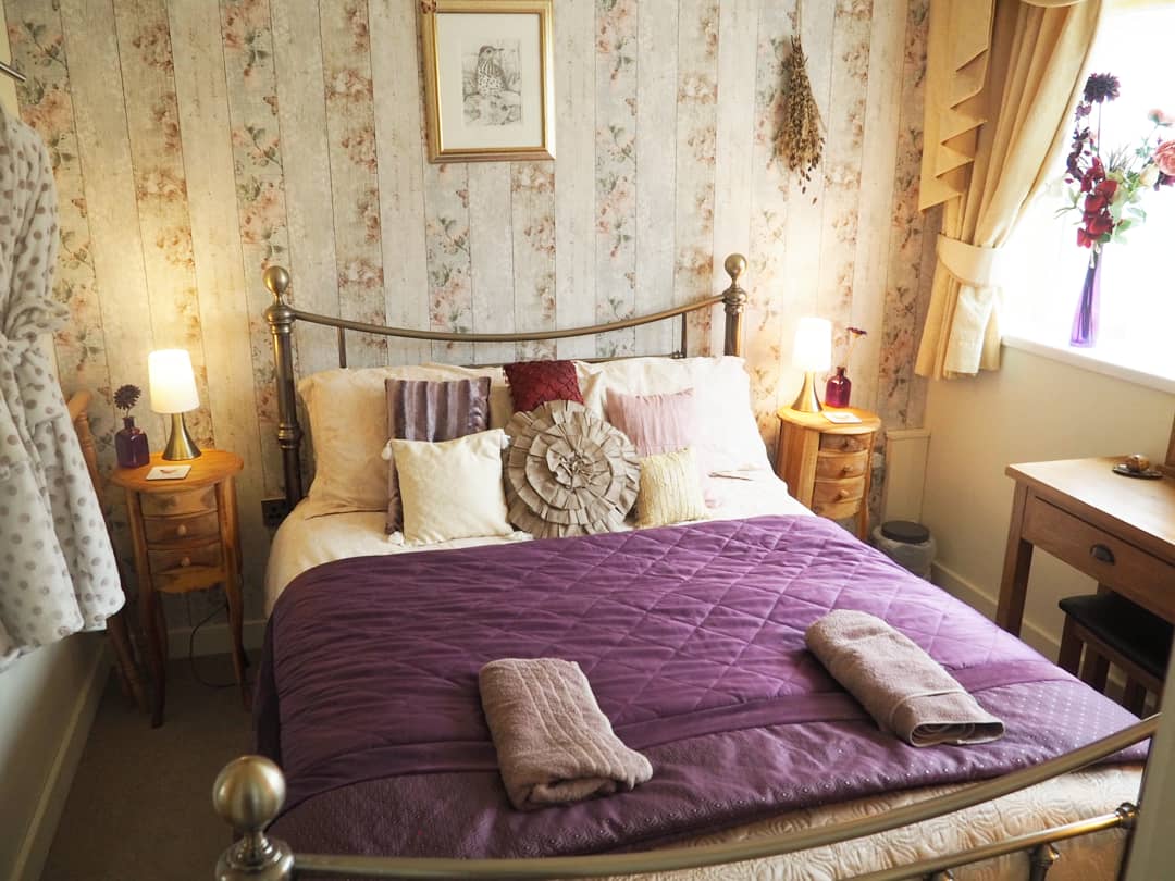 Cheeky Chicken Cottage main bedroom