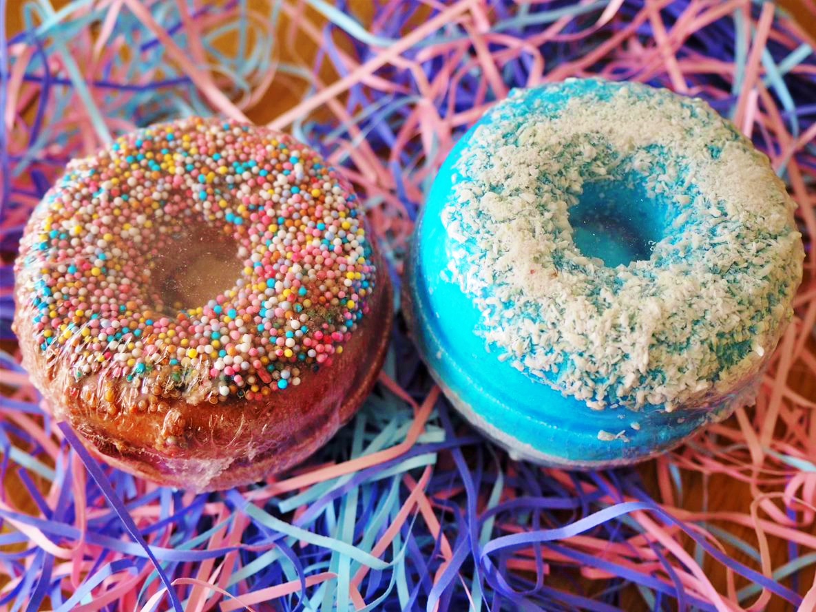 Donut bath bombs